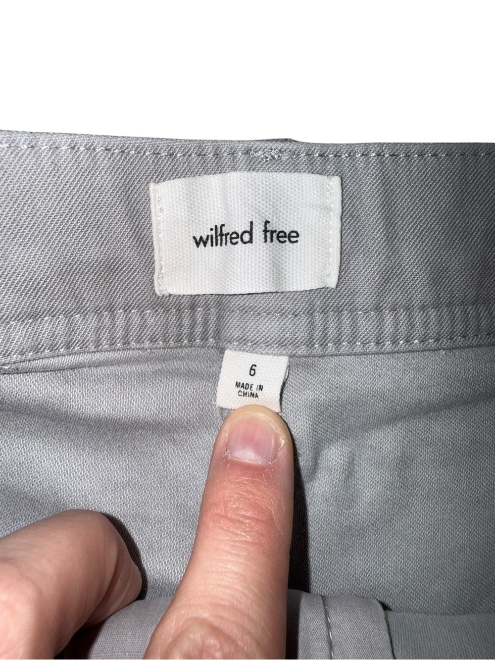Wilfred Free Cargo Utility Shorts – Gray – Size 6 - Picture 3 of 4
